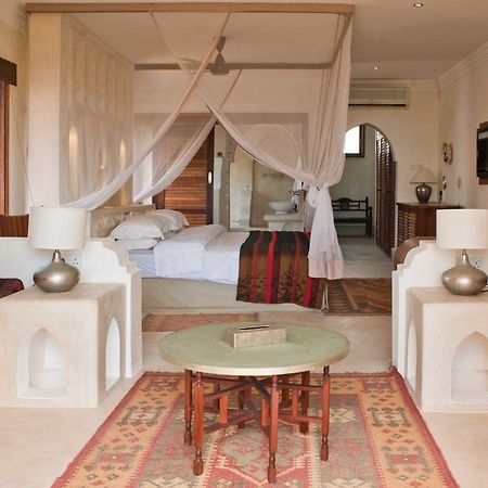 Swahili Villa Coco 2Br Apartment 700M To Beach Mombasa Exterior foto