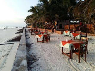 Swahili Villa Coco 2Br Apartment 700M To Beach Mombasa Exterior foto